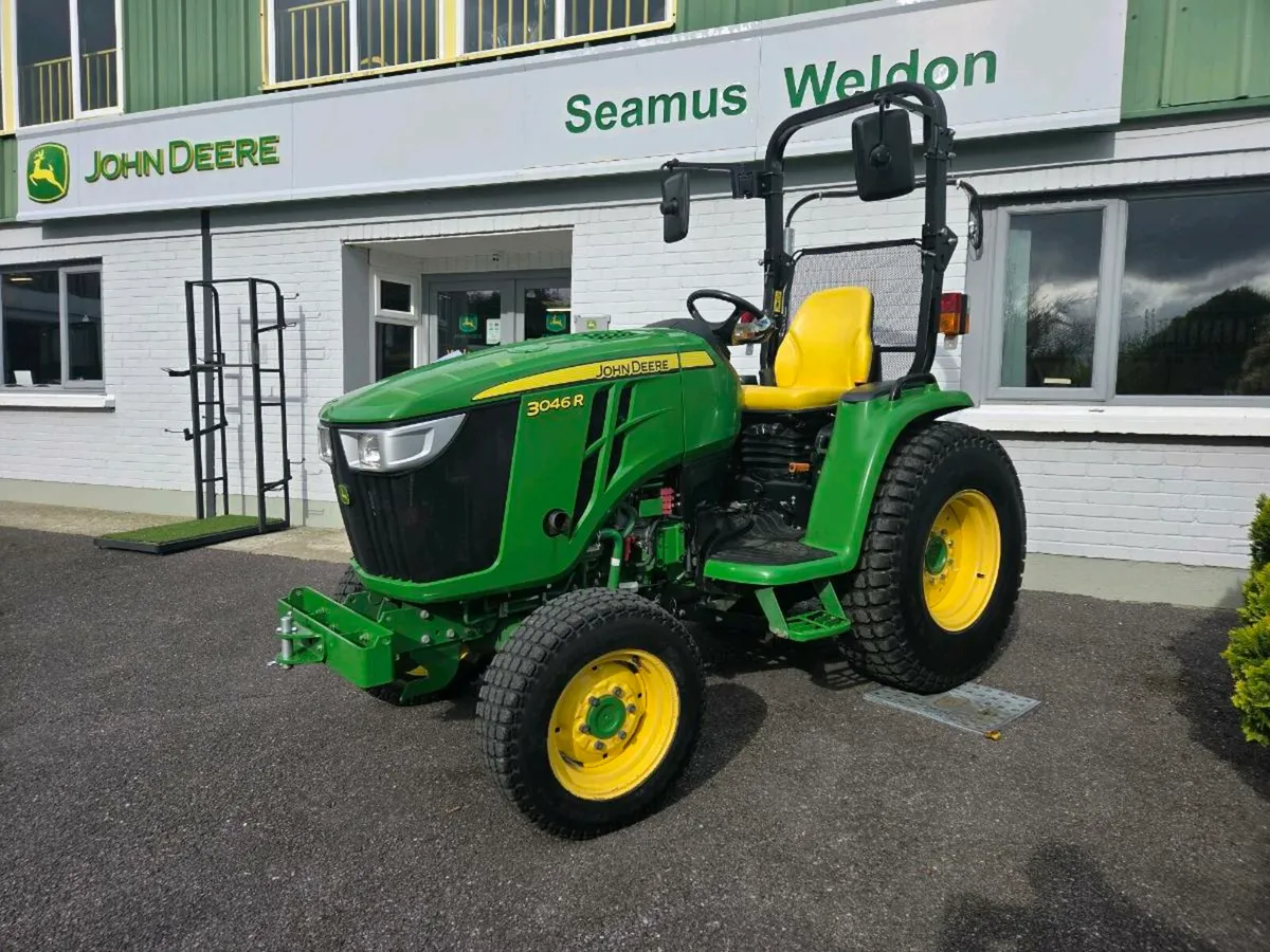 John Deere 3046R - Image 3