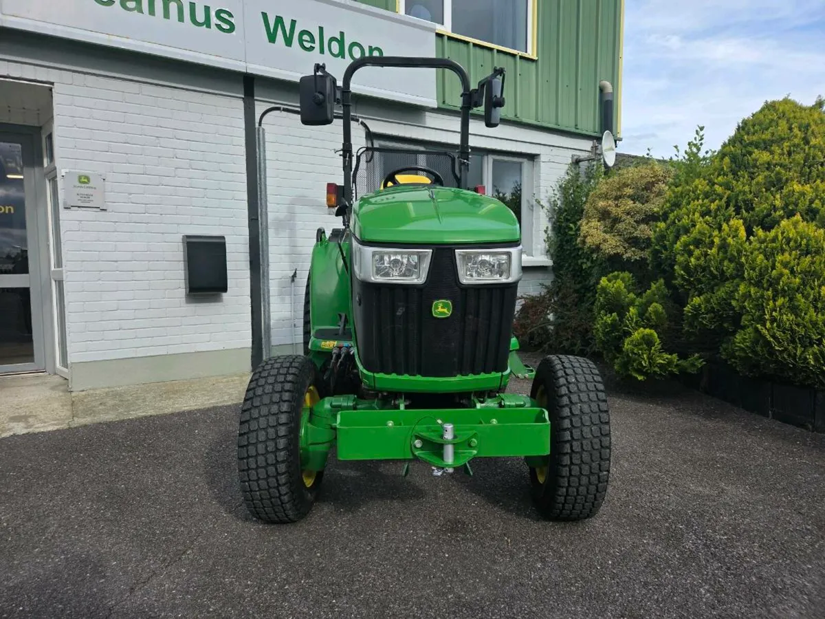 John Deere 3046R - Image 2