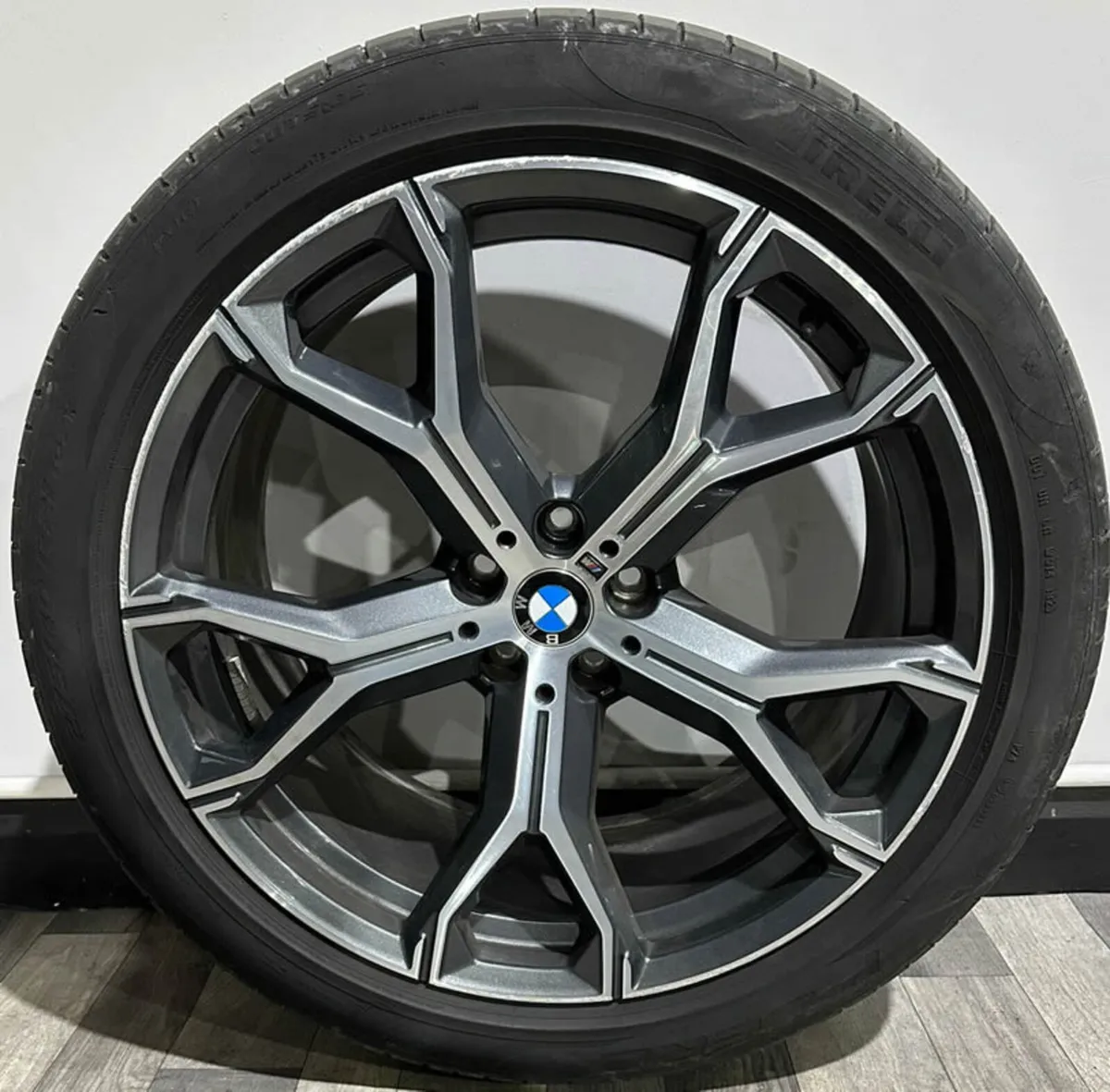 21" GENUINE X5 X6 G05 G06 741M ALLOYS & PIRELLIS - Image 4