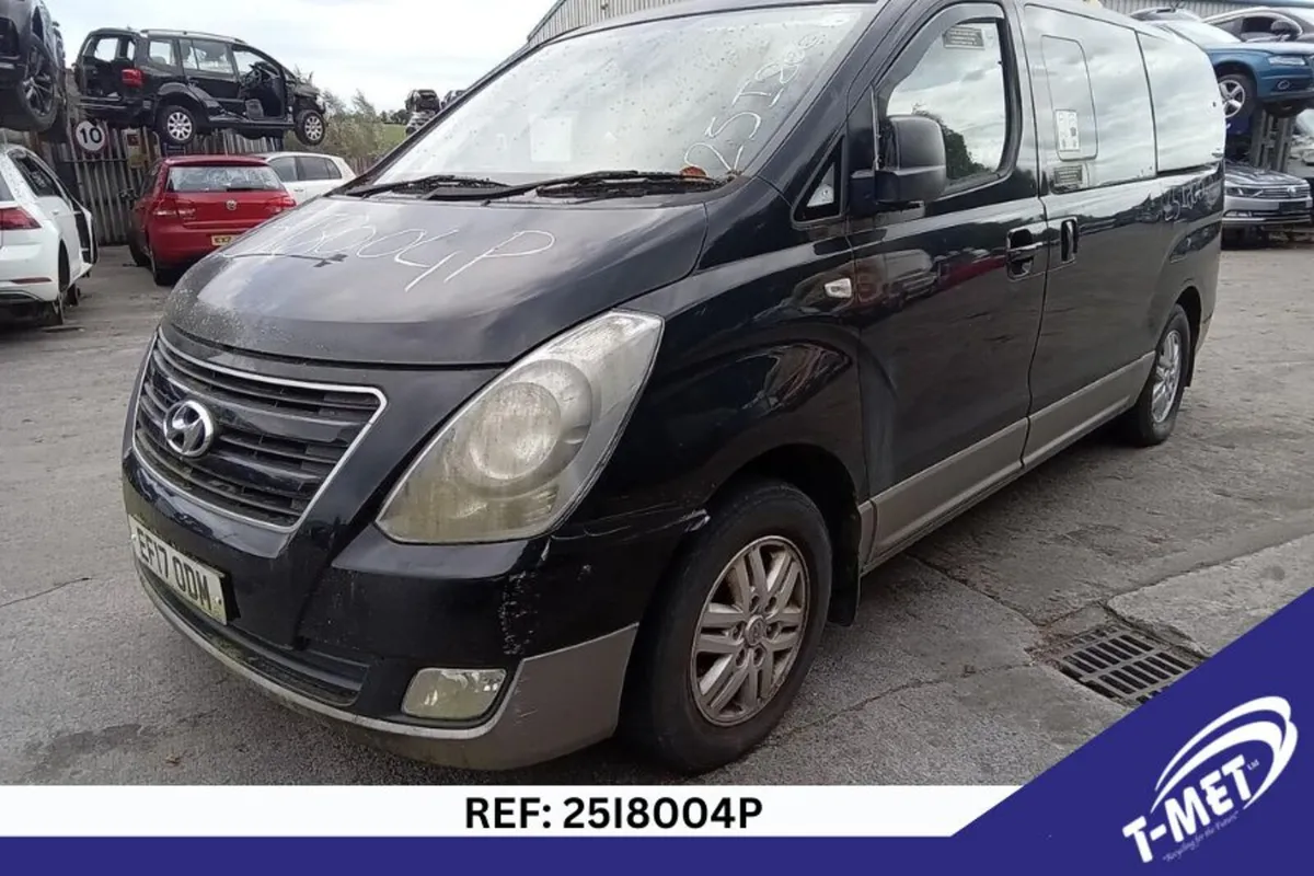 2017 HYUNDAI I800 BREAKING FOR PARTS - Image 2