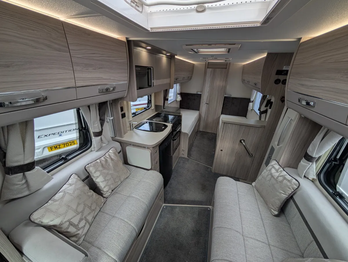 Luxury Motorhome with Fixed Single Beds - Image 4