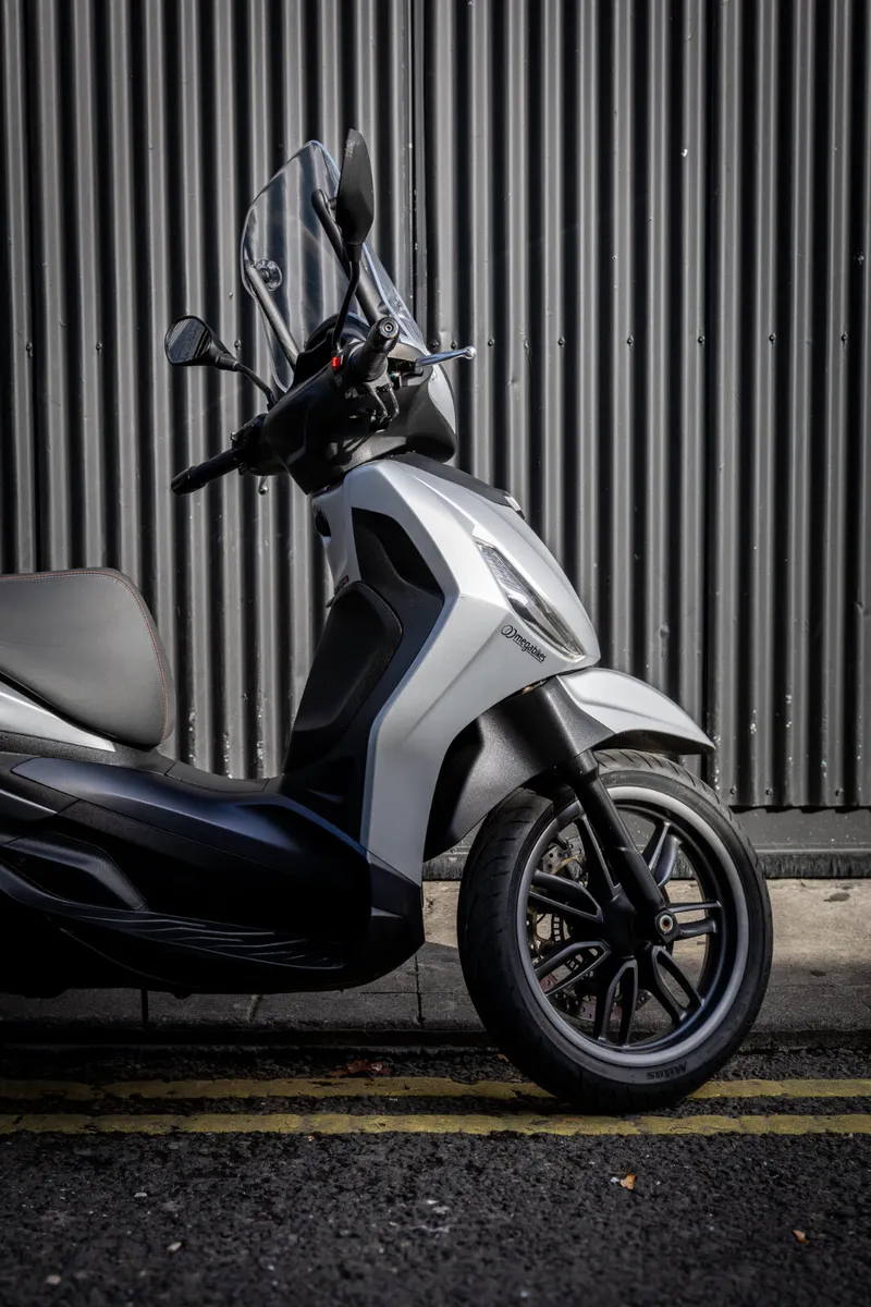 Piaggio Beverly 400 S 2022 - Image 4