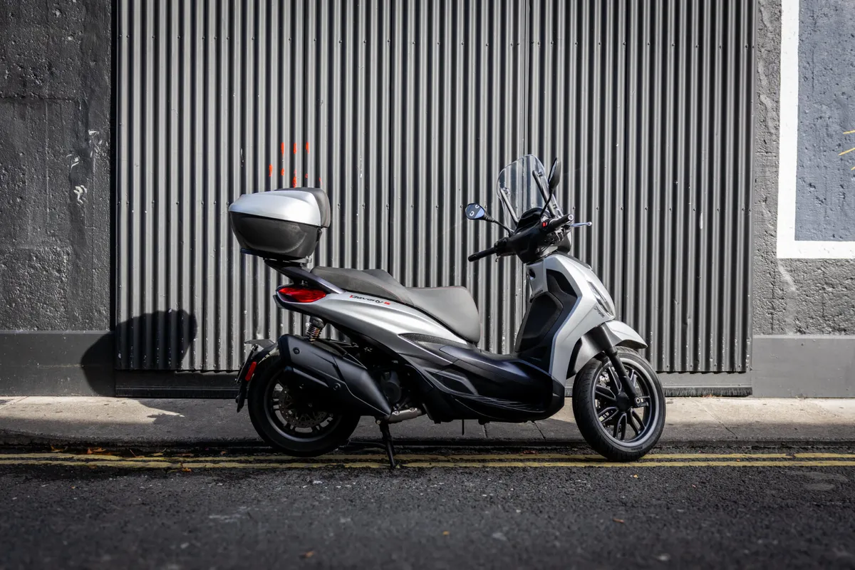 Piaggio Beverly 400 S 2022 - Image 2