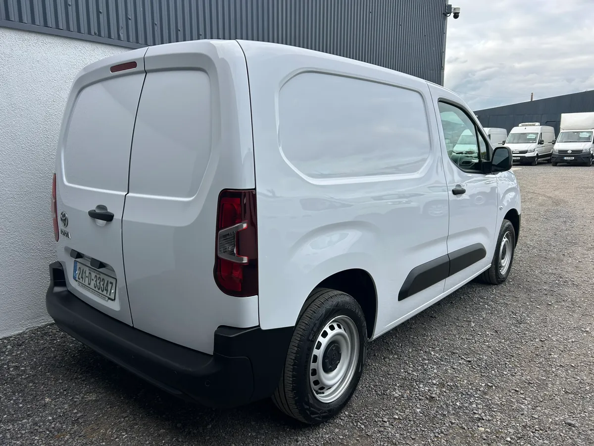 2024 Toyota Pro Ace City as new! 5000km - Image 4