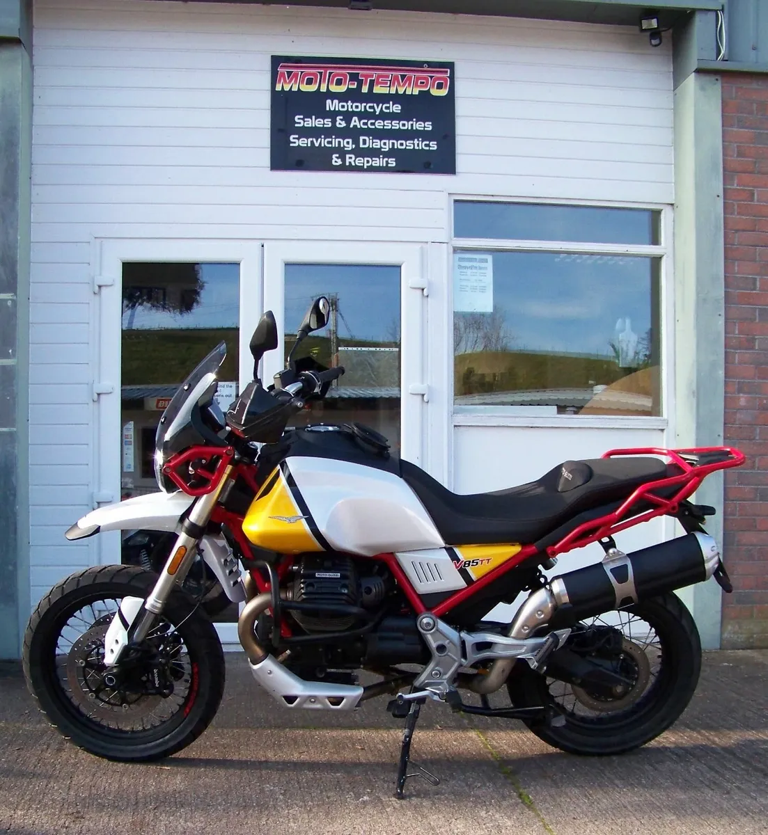 2020 MOTO GUZZI  V85 TT ABS - Image 4