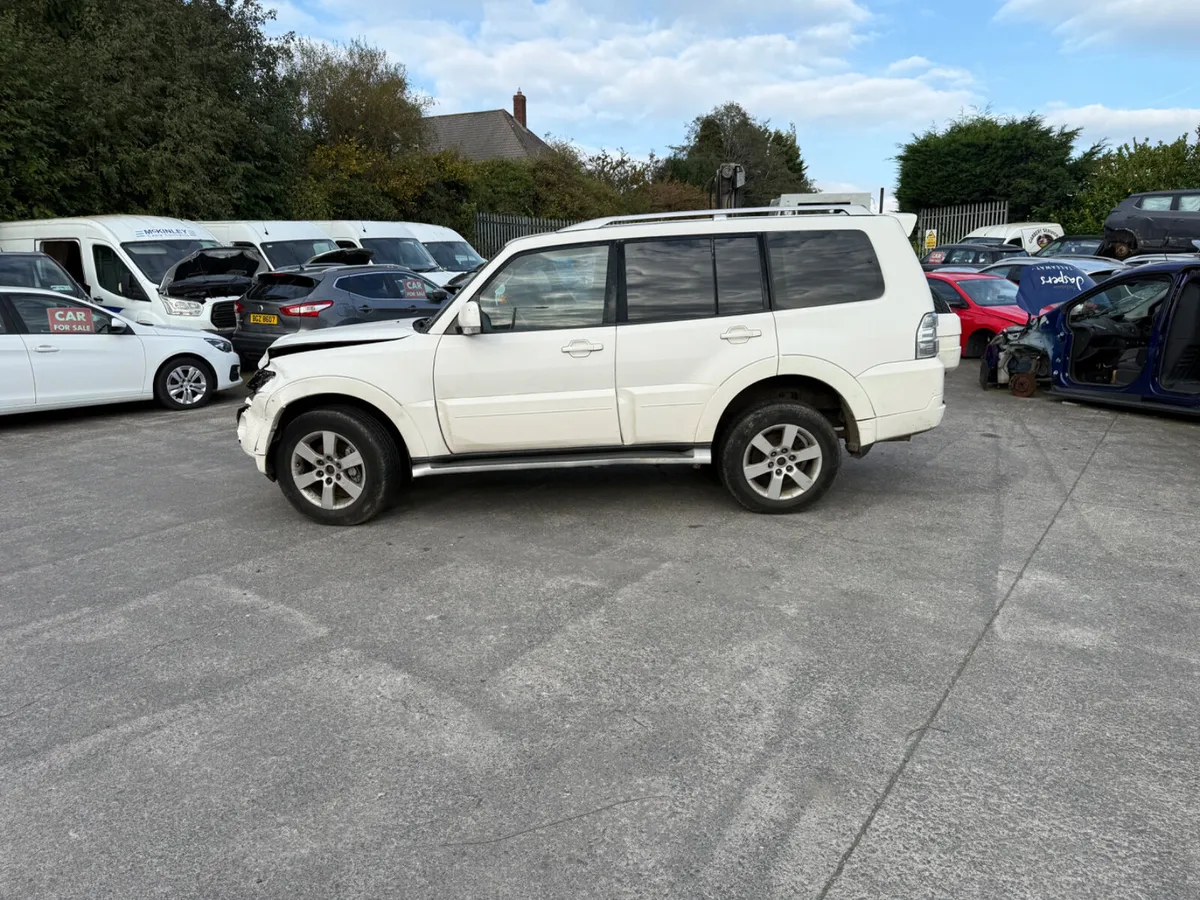 2011 Mitsubishi Shogun 3.2 Auto - Image 4