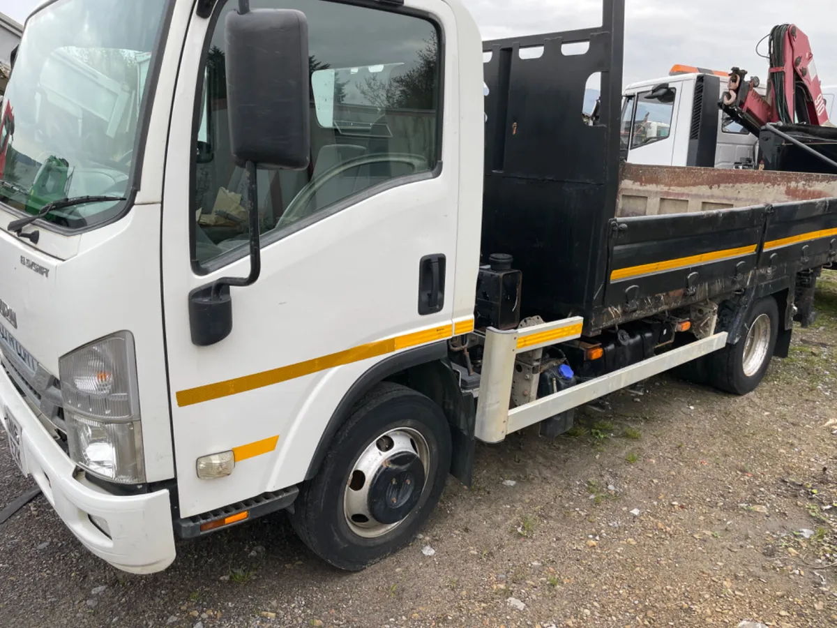 Isuzu Forward 2016 - Image 2