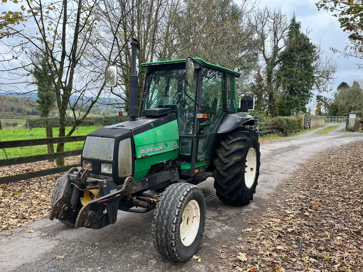 Valtra 700 - Image 2