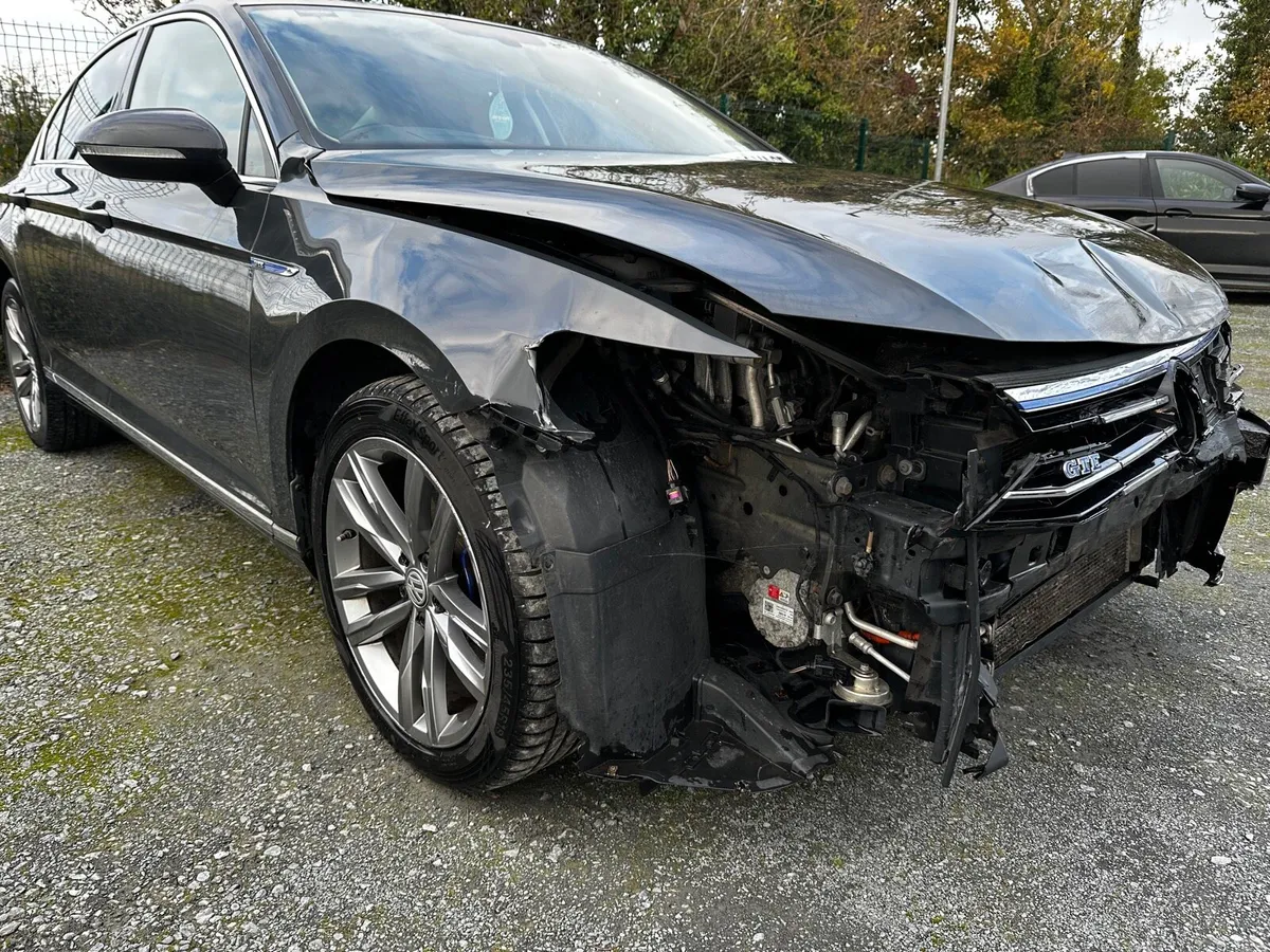 182’ VW Passat GTE 1.4 Petrol/Plug in Hybrid AUTO - Image 4