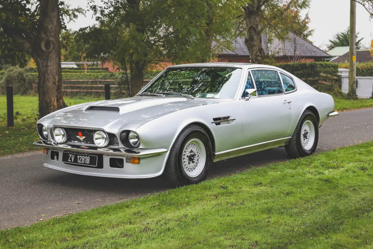 Aston Martin V8 Factory Manual - Image 1