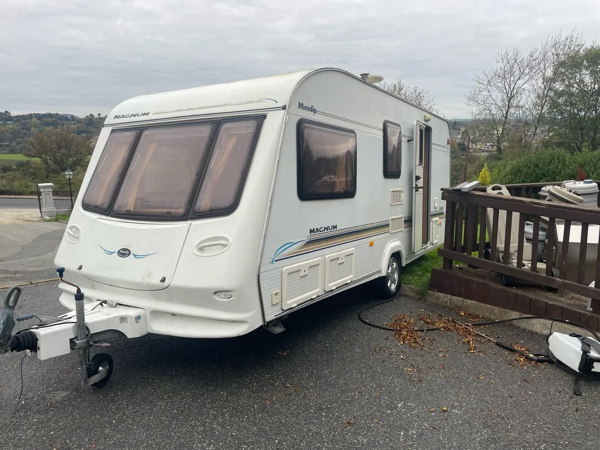 Light weight 4 birth caravan - Image 2