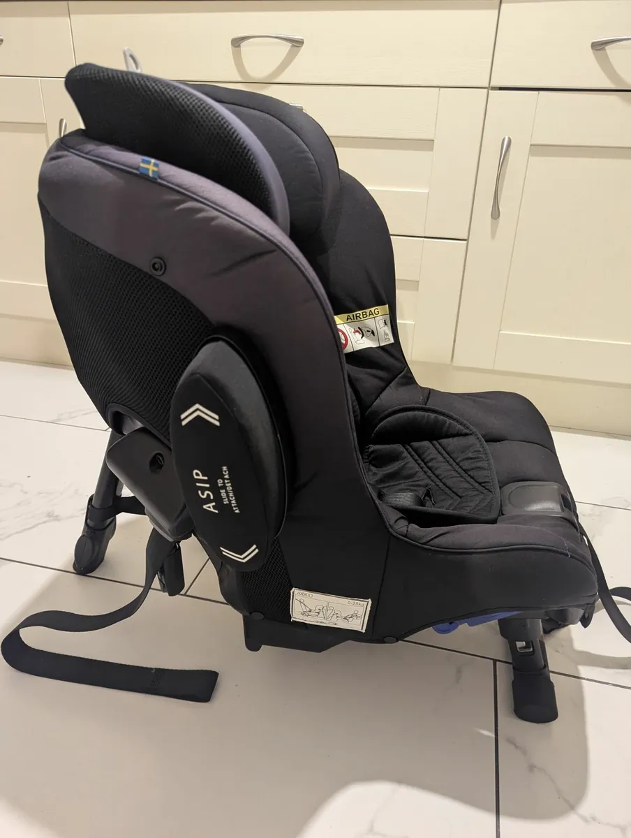 Axkid Minikid rear facing car seat - Image 2