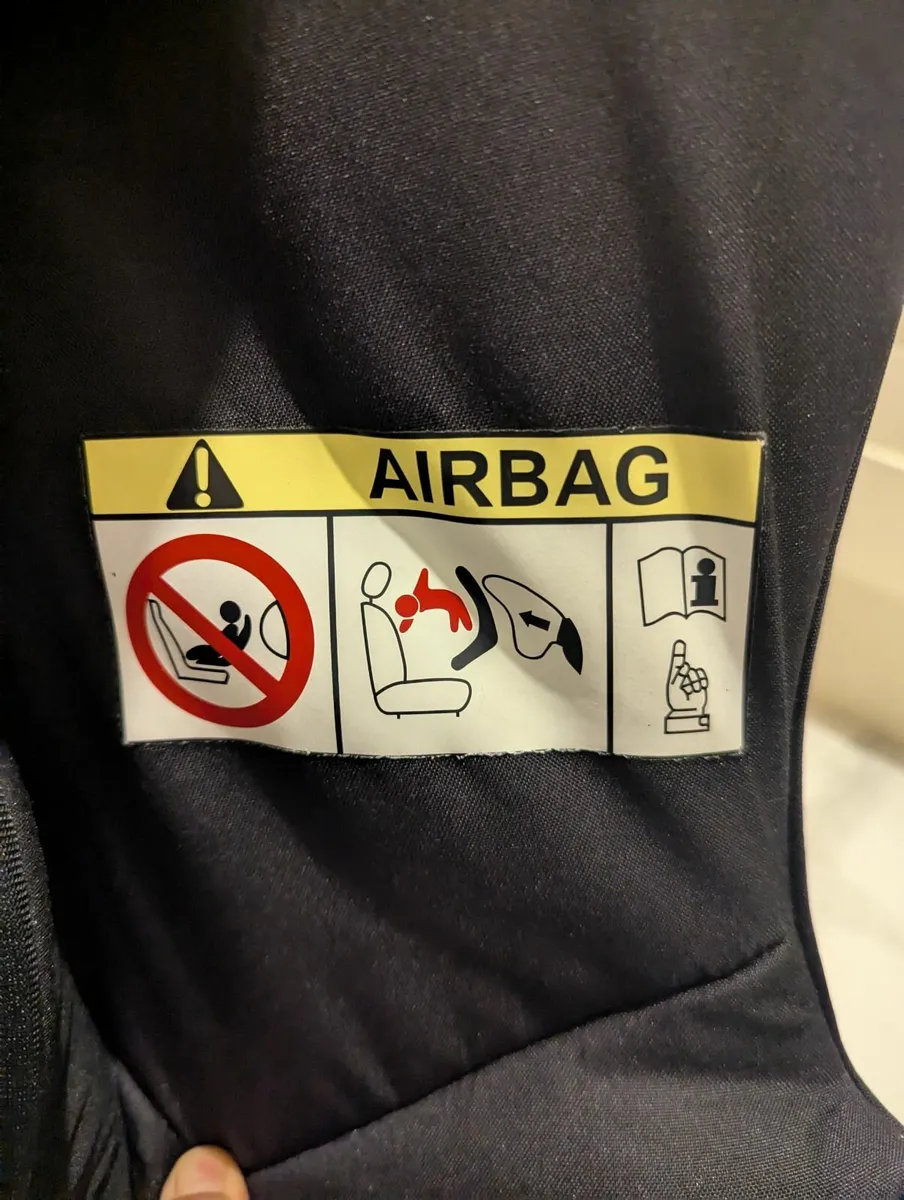 Axkid Minikid rear facing car seat - Image 3