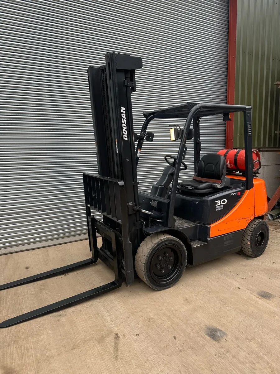 Doosan Forklift - Image 1
