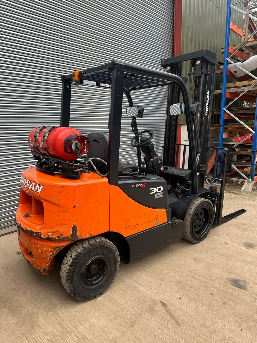 Doosan Forklift - Image 3