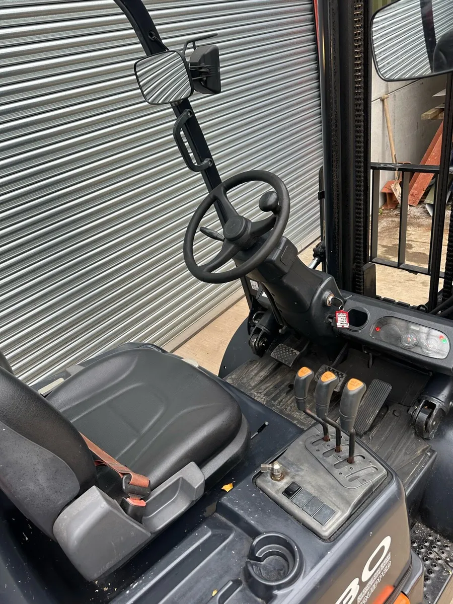 Doosan Forklift - Image 4