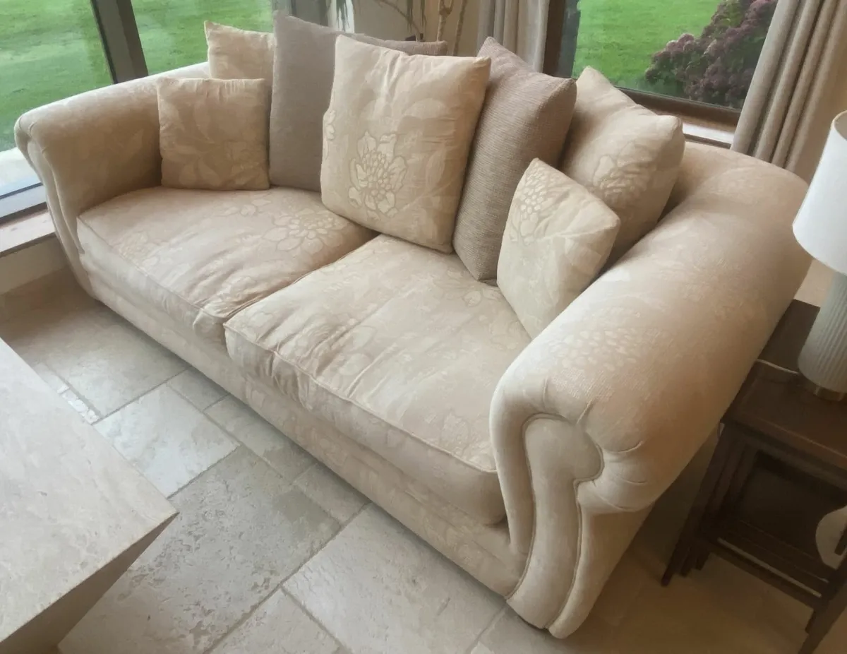 Sofa - 3 Seater - Excellent - Image 4