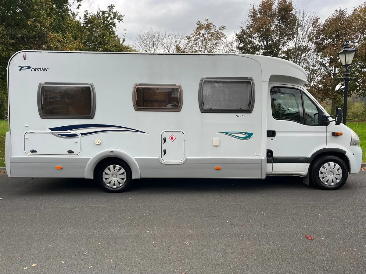 LUNAR 4 BERTH  CVRT OCT 2026 RIGHT HAND DRIVE - Image 2