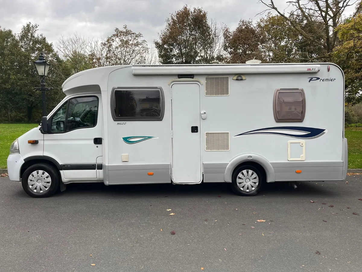 LUNAR 4 BERTH  CVRT OCT 2026 RIGHT HAND DRIVE - Image 3