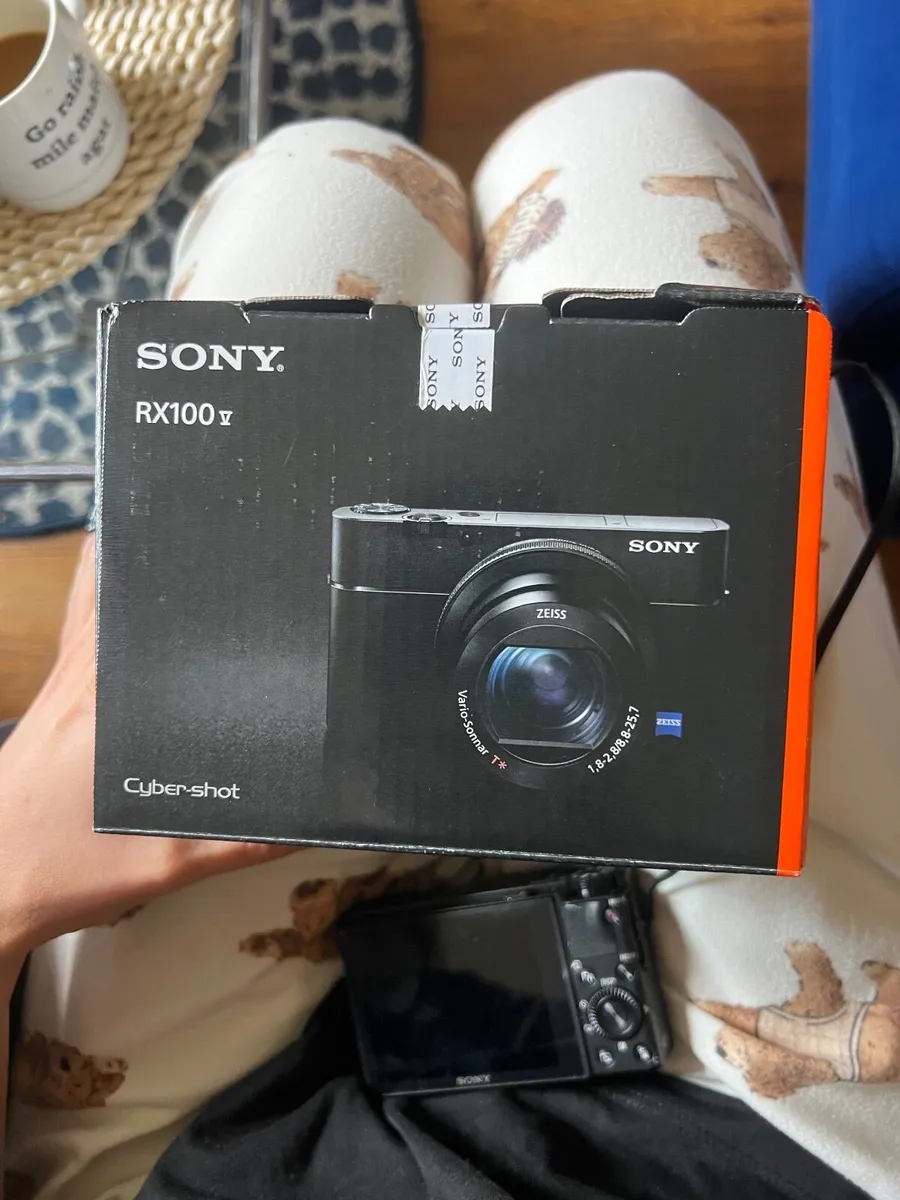 Sony  xr100v - Image 3
