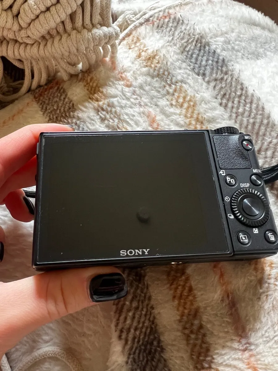 Sony  xr100v - Image 2