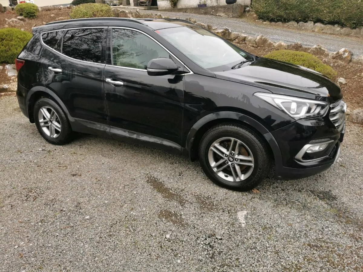 181 Hyundai Santa Fe Commercial - Image 4