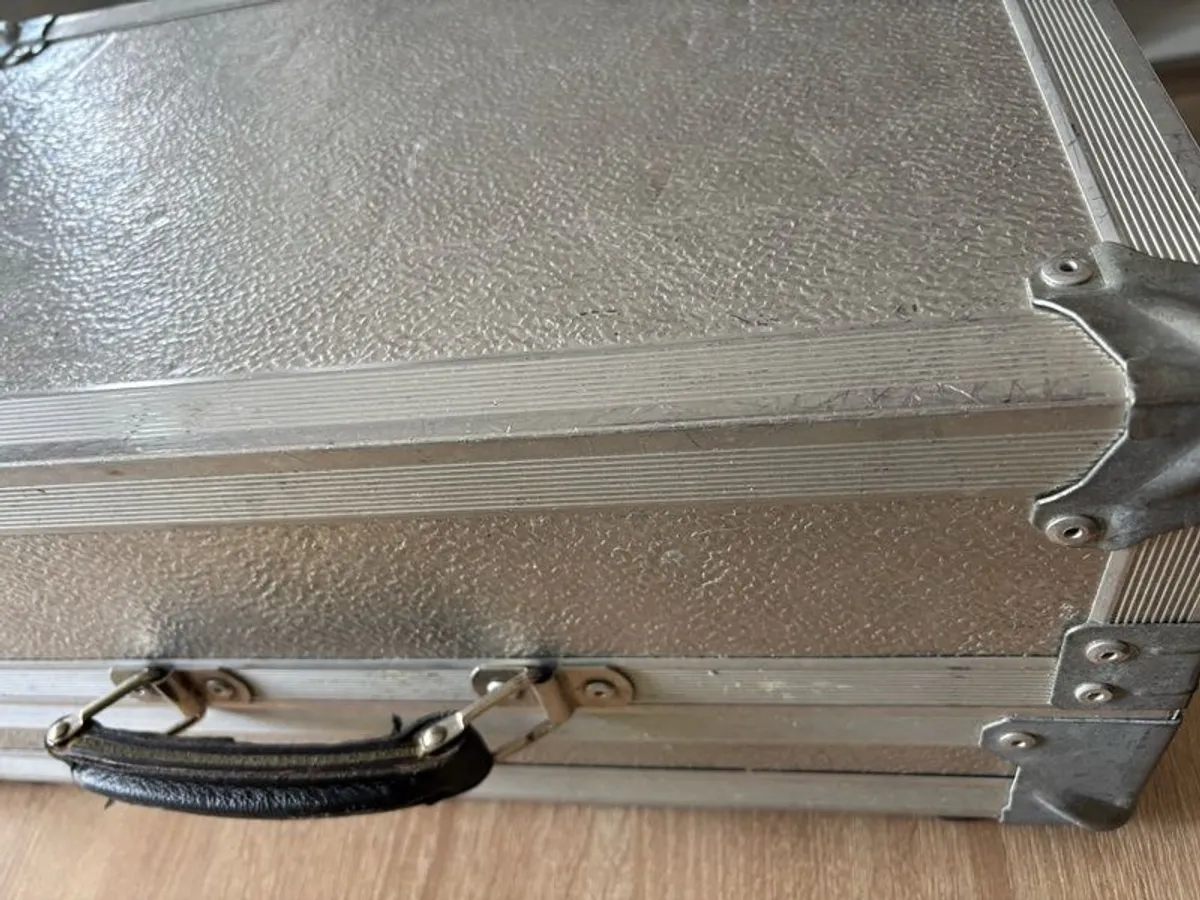 Numark 2 Channel Mixer - Image 4