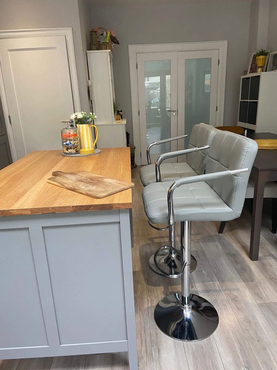 NEW HIGH SWIVEL BAR STOOLS / DELIVERY - Image 3