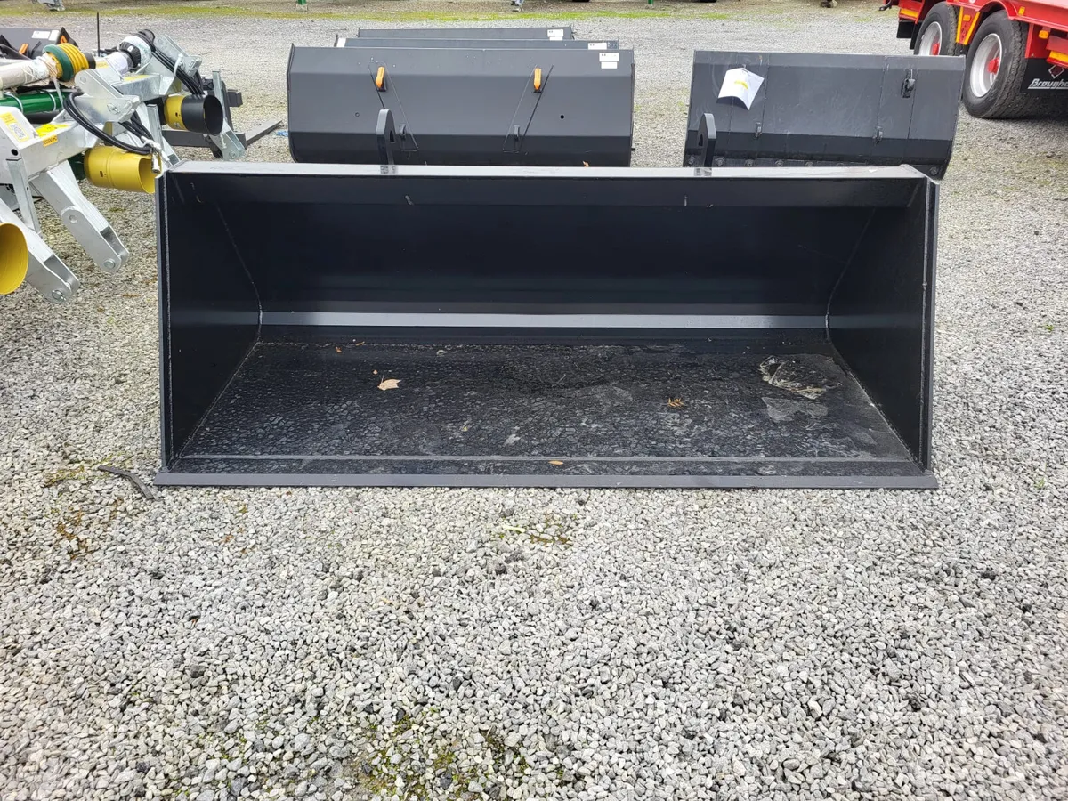 Frazer 7ft 6" Bucket c/w  Q Fit Brackets - Image 4