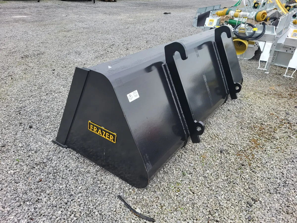 Frazer 7ft 6" Bucket c/w  Q Fit Brackets - Image 2
