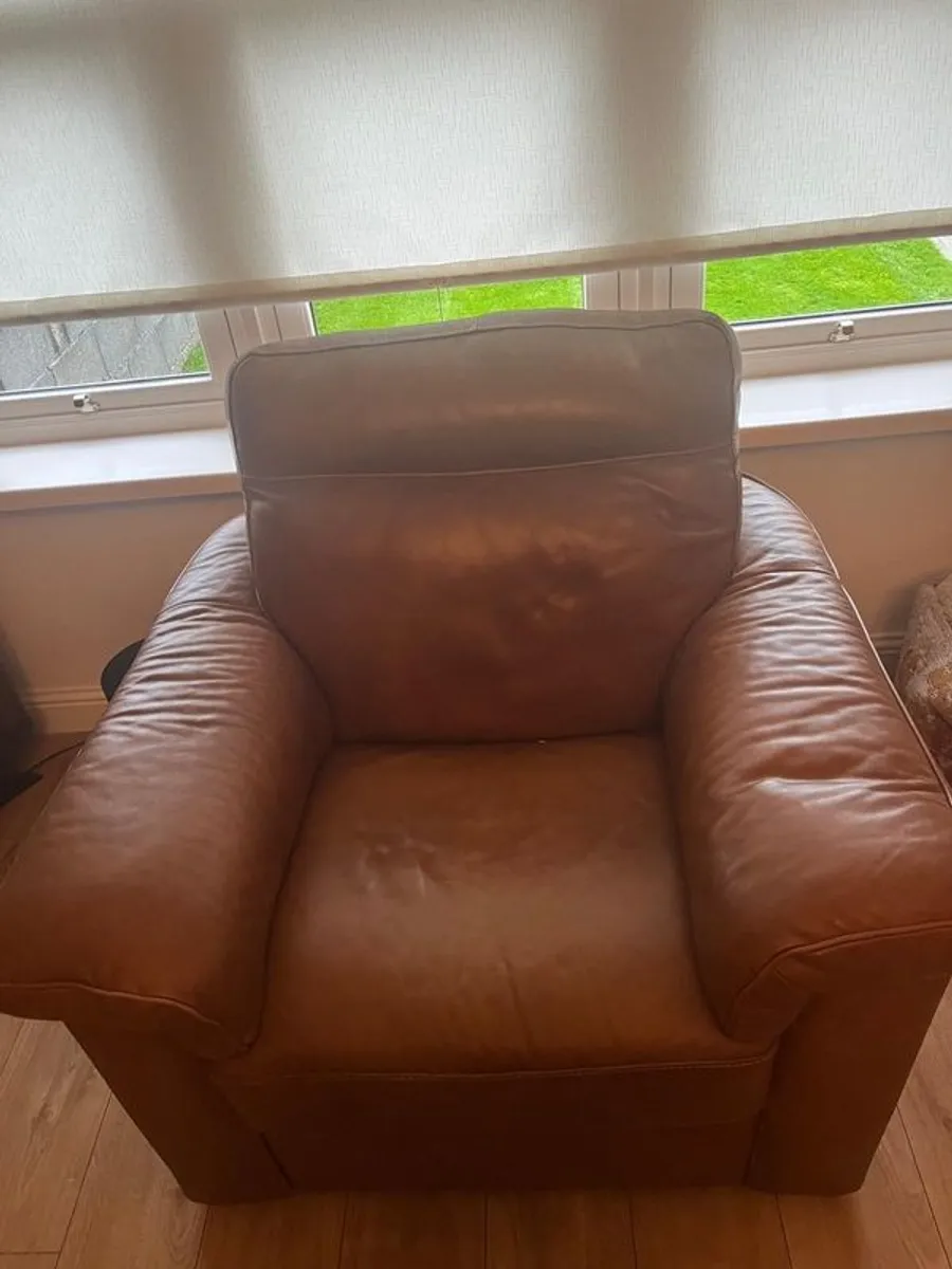 Tan leather 3 piece suite - Image 1