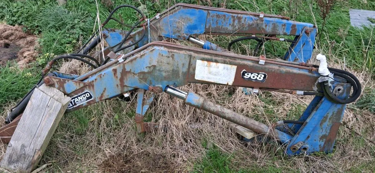 Tanco 968 front loader, Bales of silage, Pto mixer - Image 3