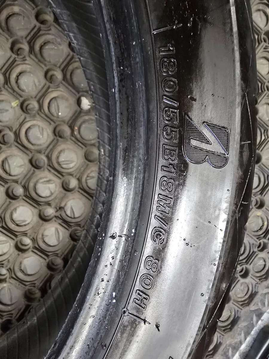 HONDA VTX1800 TYRE SET PART WORN - Image 3