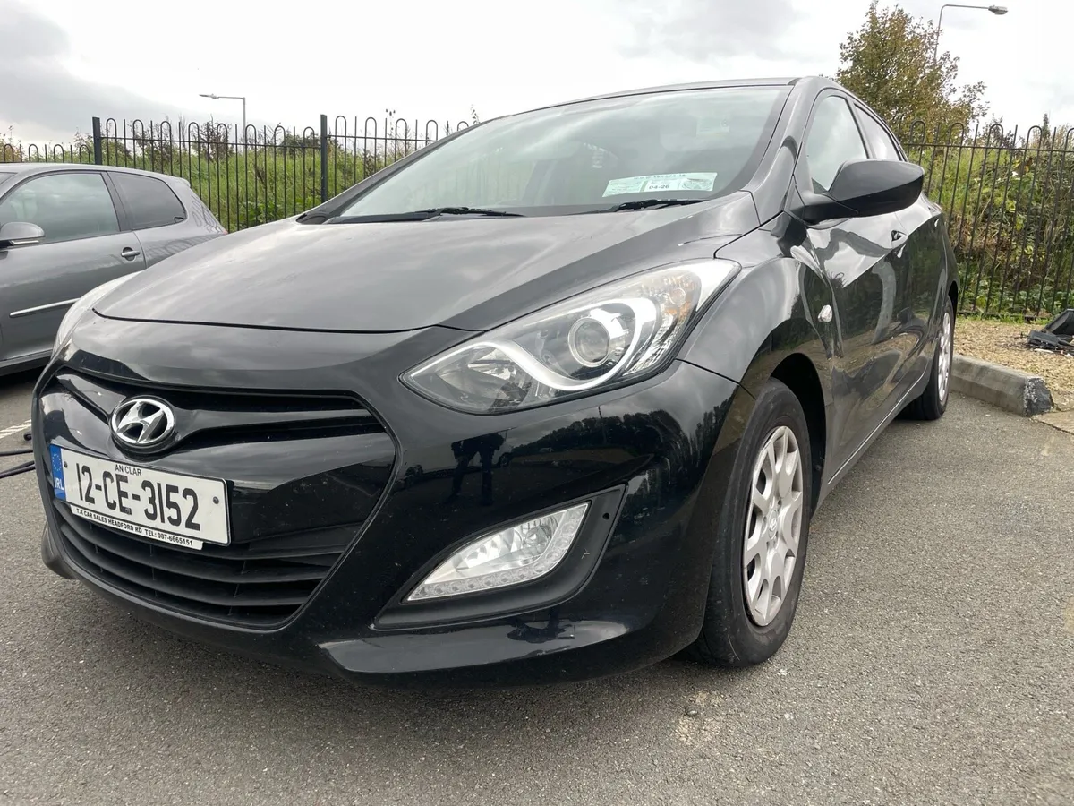 2012 Hyundai i30 petrol - Image 1