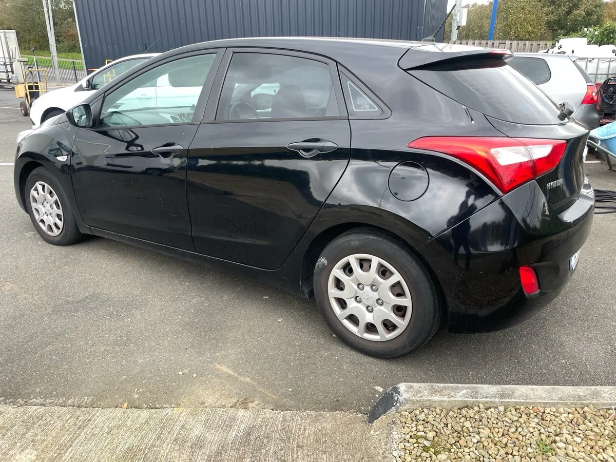 2012 Hyundai i30 petrol - Image 2