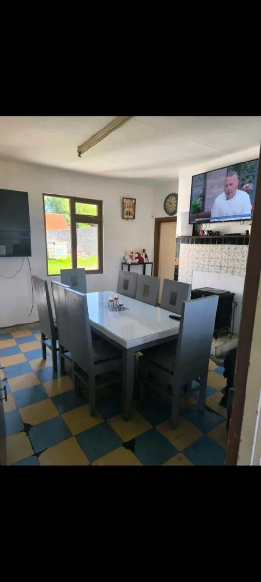 Solid Table & 8 Chairs - Image 1