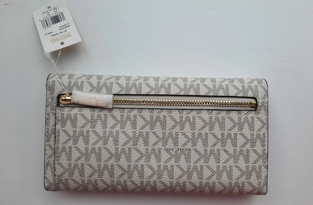 NEW Michael Kors wallet - Image 3