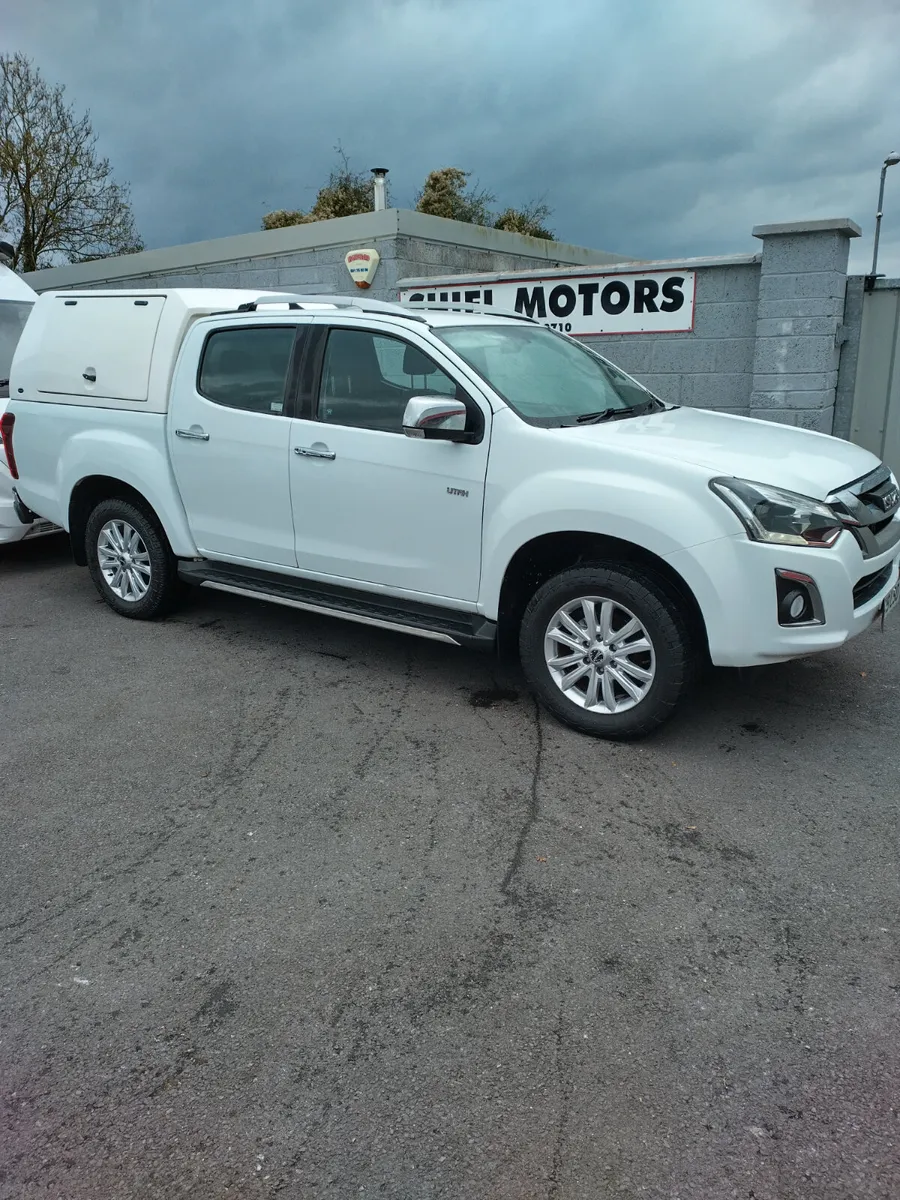 D MAX CREW CAB PICK UP 2019 - Image 2