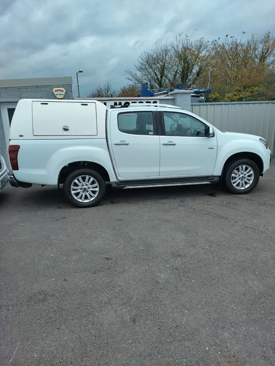 D MAX CREW CAB PICK UP 2019 - Image 1