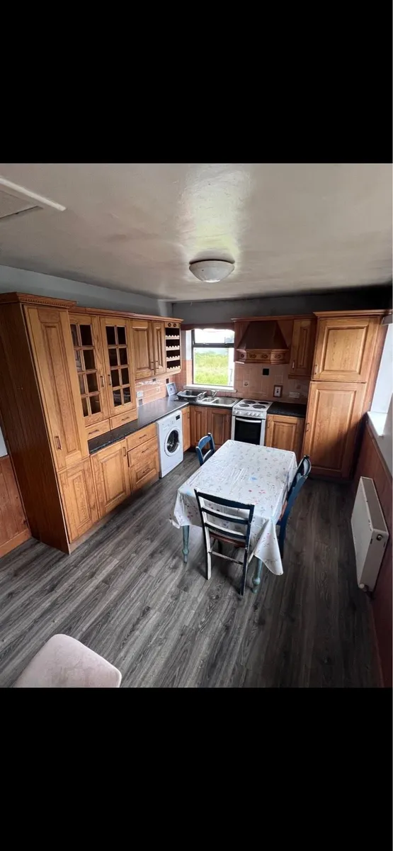 Cottage for sale - Image 2