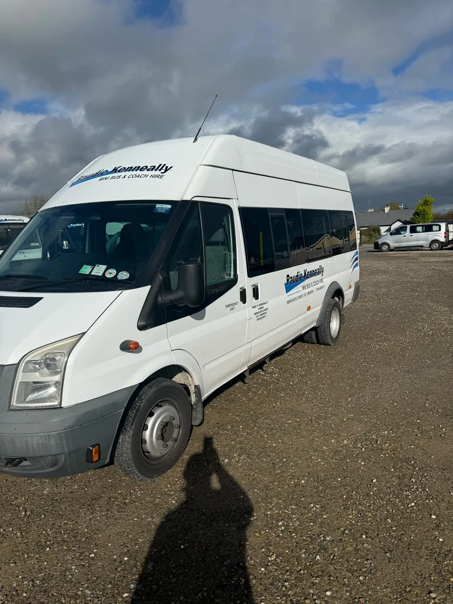 Buses & coaches - Image 3