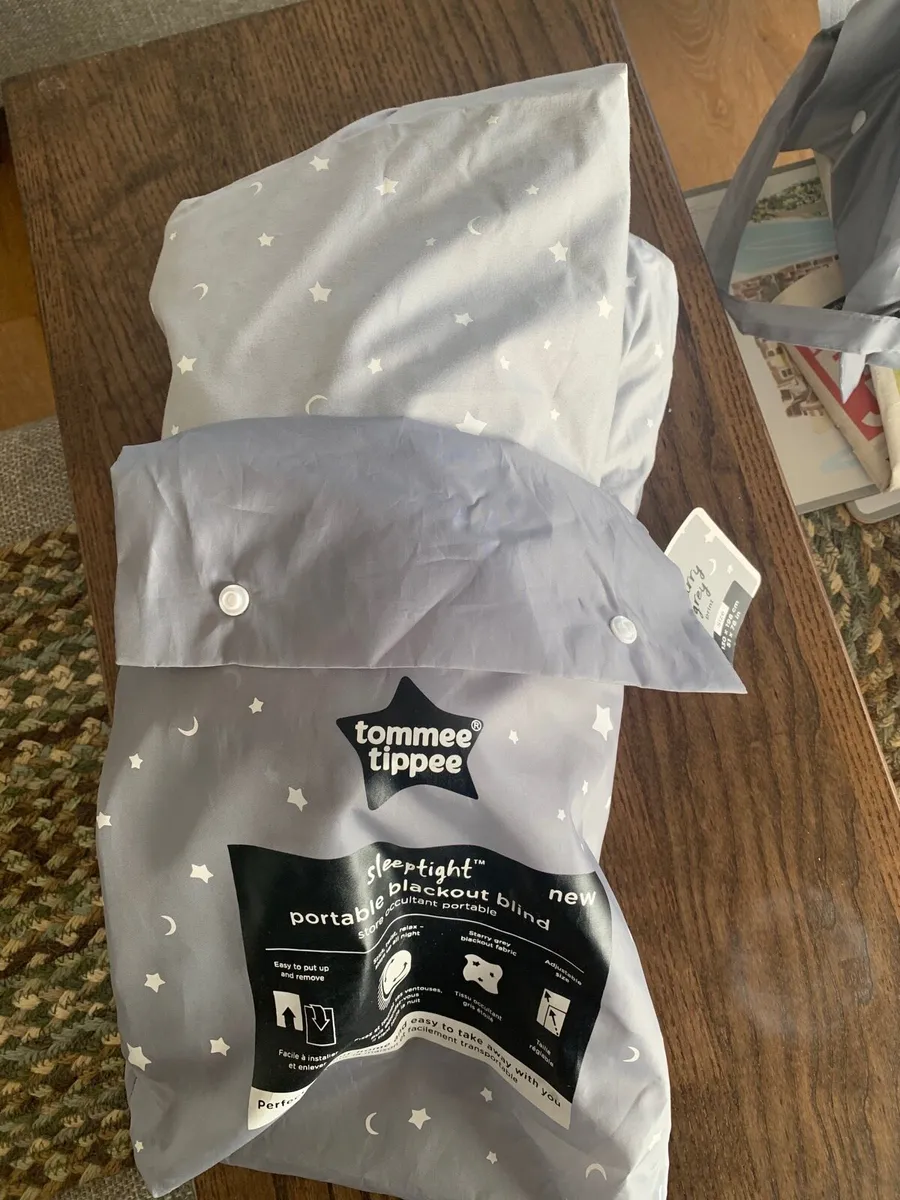 Portable black out blinds - Image 2