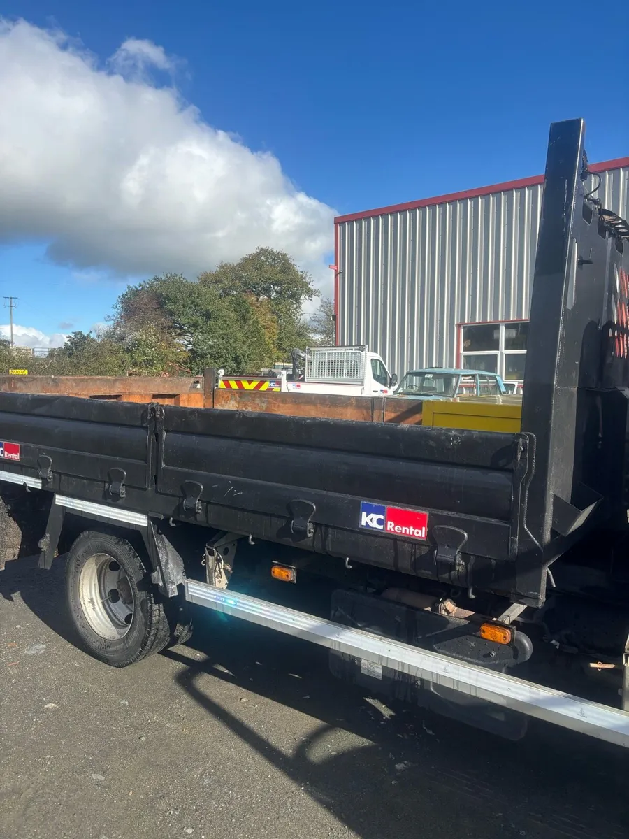 Isuzu 7.5 ton tipper - Image 3