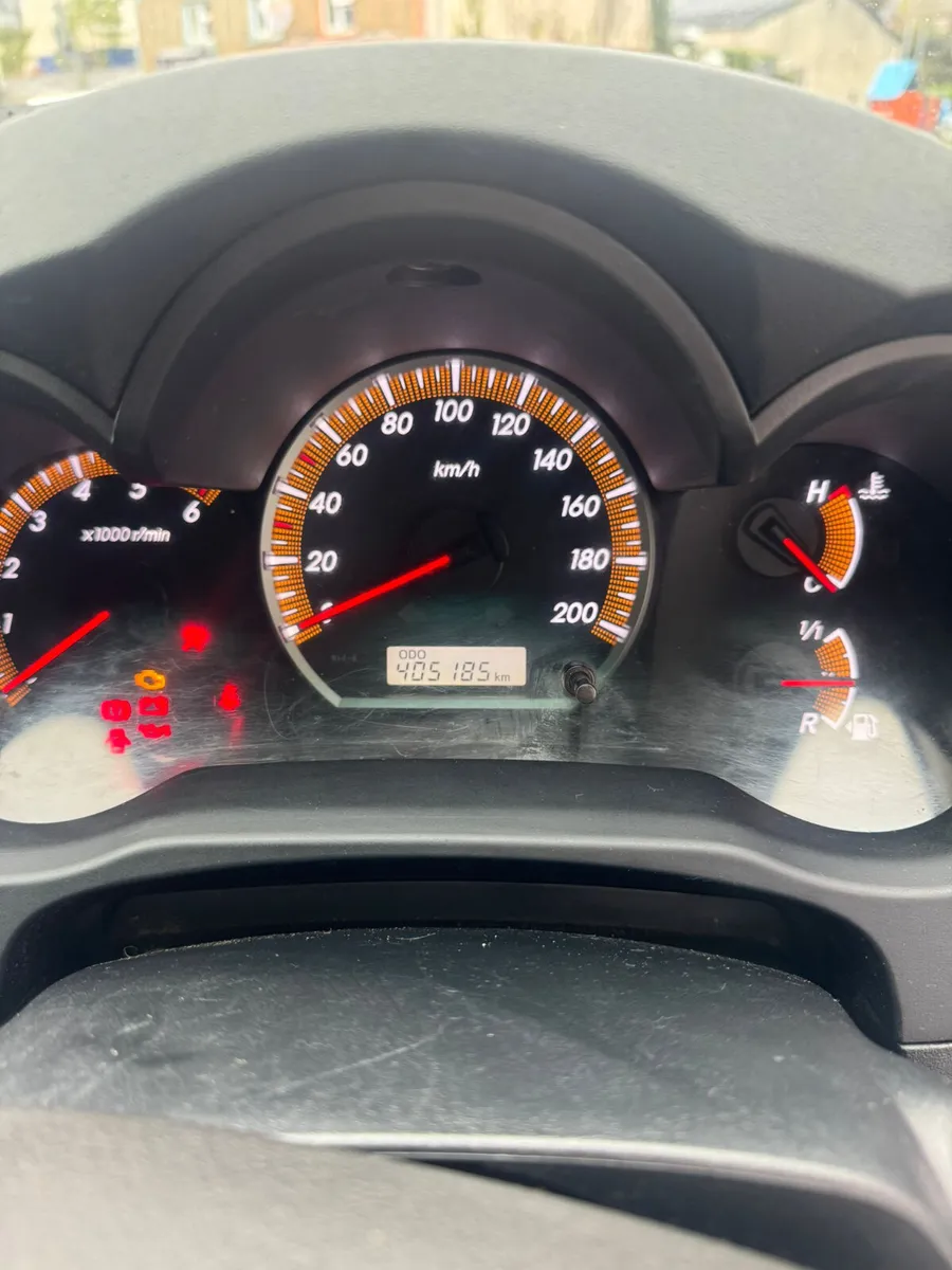 Toyota Hilux 2016 - Image 3