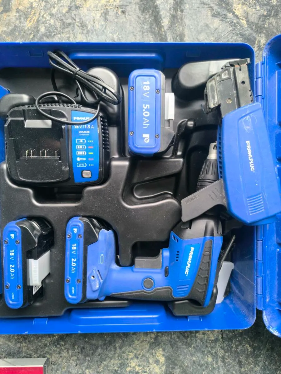 Rawlplug drywall screw gun
3 batteries - Image 2
