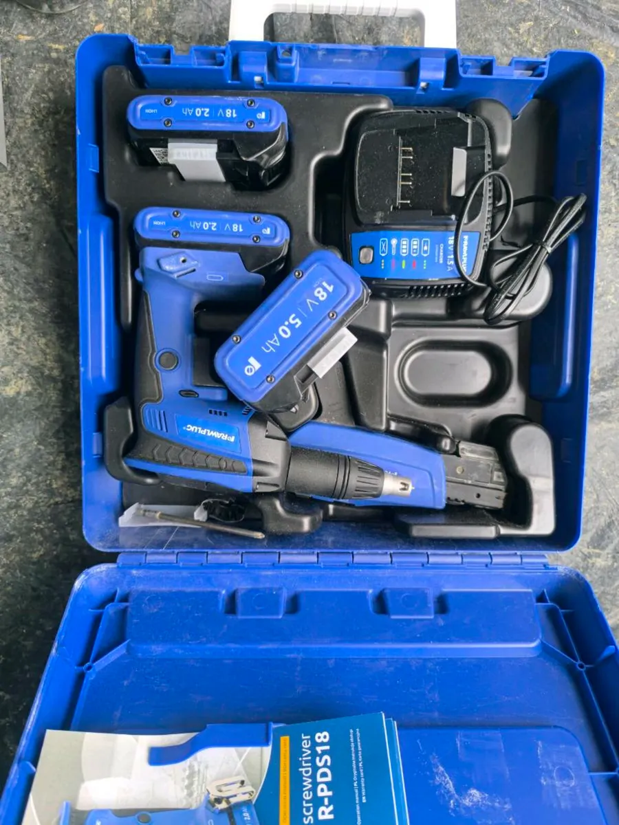 Rawlplug drywall screw gun
3 batteries - Image 4