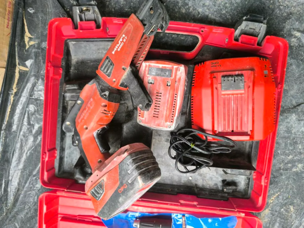 Hilti drywall screw gun
2batteries - Image 3