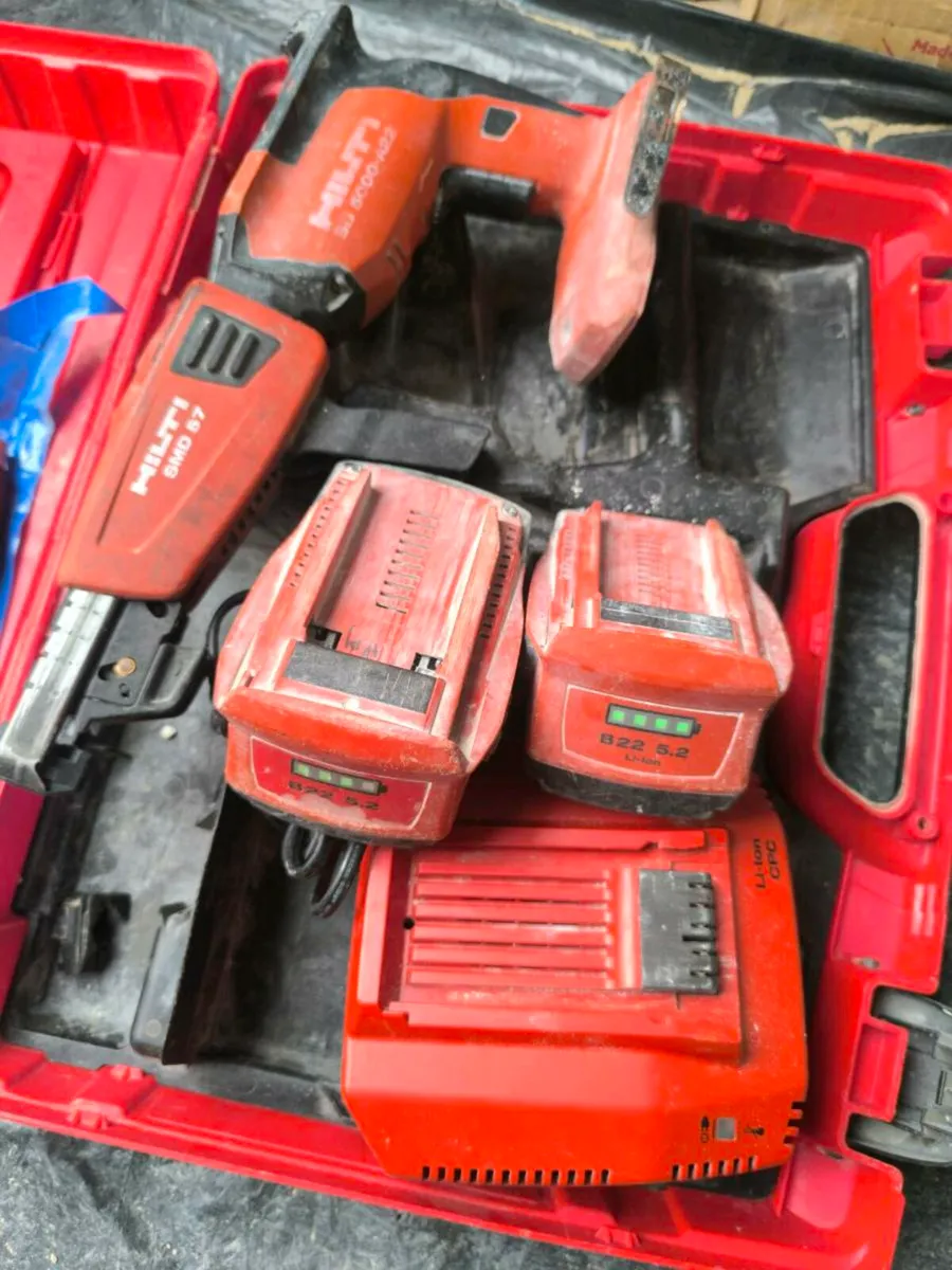 Hilti drywall screw gun
2batteries - Image 4