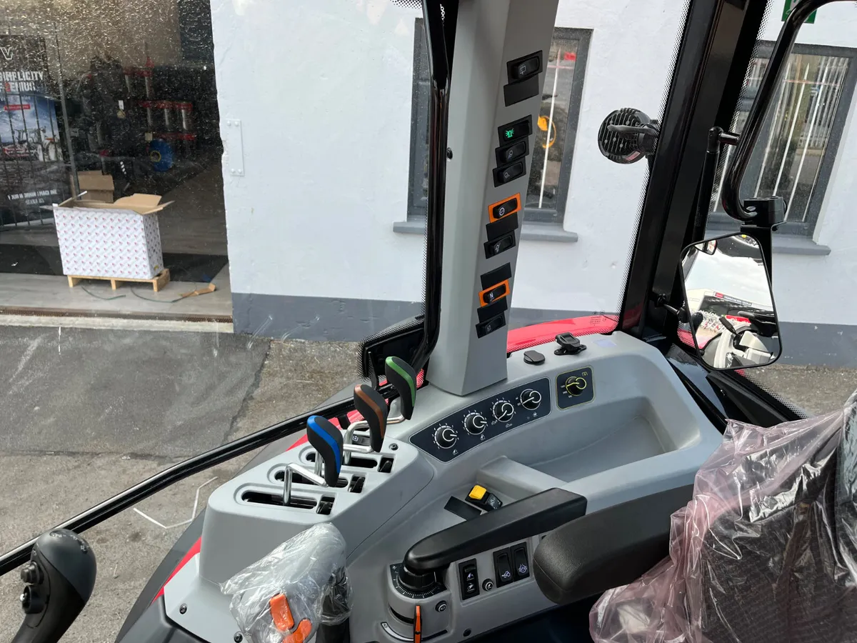 New Valtra A115 + loader - Image 4