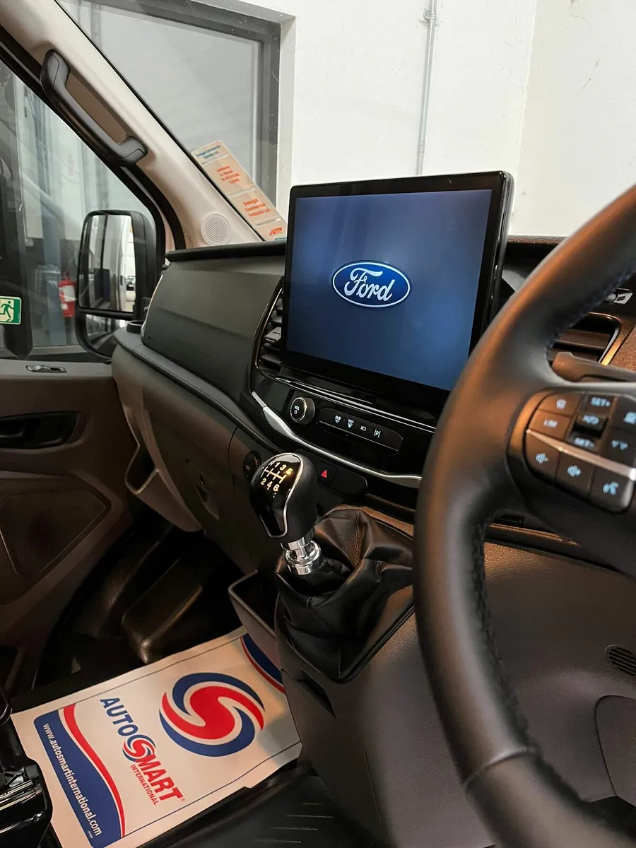 252 2025 Ford Transit Automatic Minibus - Image 3